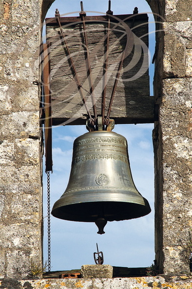 LACHAPELLE - église : détail d'une cloche