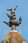 MENOT-MINJOULET - pigeonnier de Lomagne : épis de faîitage en céramique