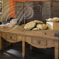 CIEURAC - LA TABLE DE HAUTE-SERRE : salle du restaurant (le pain "Croustilot")