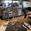  CASTANET-TOLOSAN - La Table des Merville : salle du restaurant (cuisine au fond)