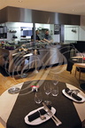  CASTANET-TOLOSAN - La Table des Merville : salle du restaurant (cuisine au fond)