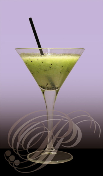 Cocktail_au_Kiwi_citron_vert_vodka_et_glace_pilee_mixes_au_blender_La_Table_des_Mervilles_a_Castanet_Tolosan_31.jpg