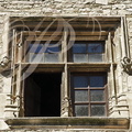 VILLENEUVE-d'AVEYRON - Place des Conques : Maison Renaissance (fenêtre à meneaux)