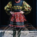 CERTEZE (Oas) : Petite fille en costume traditionnel 