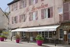 BEAULIEU-SUR-DORDOGNE : l'hôtel-restaurant "Le Beaulieu" -  place du Champ de Mars (façade)