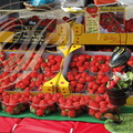BEAULIEU-SUR-DORDOGNE - fête de la fraise : le marché des producteurs