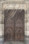 VILLEFRANCHE-DE-ROUERGUE - chartreuse Saint-Sauveur : ventaux du portail ouest en bois sculpté (style flamboyant)