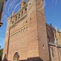 SAINT-SULPICE-LA-POINTE - l'église Saint-Sulpice de style néogothique : clocher-mur en briques foraines de 40 mètres (le plus haut du Tarn)