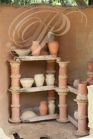 MONTANS - Archéosite : reconstitution d'un four à poteries sigillées (coupe de l'intérieur)