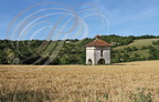 CORDES-SUR-CIEL - Pigeonnier sur arches avec lanternon (à l'est - Château de Cazelles)