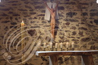 MONTEILS - Ferme de FALGAYROLES : la chapelle (le Christ en bois)