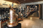 BRIVE-LA-GAILLARDE - Distillerie DENOIX : la boutique (l'entrée)