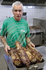 Astet de NAJAC : rôti de porc farci à l'ail et au persil présenté par Claude Barrière, ancien boucher de Najac
