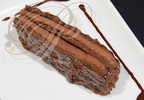 Mille-feuille au CHOCOLAT : feuilleté et ganache au chocolat noir, mousse chocolat blanc et poire au sirop épicé par Gérard Garrigues (Le Ménagier à Castelnau-de-Montmiral - 81)