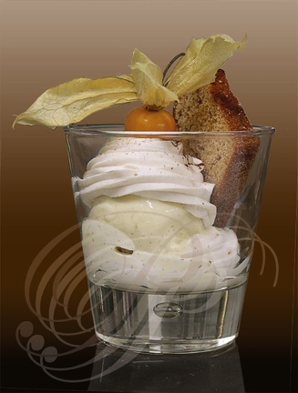 Crème de MARRON et glace vanille pain d'épices maison par Gérard Garrigues (Le Ménagier à Castelnau-de-Montmiral - 81)