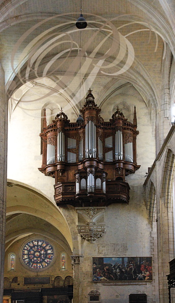 TOULOUSE_Cathedrale_Saint_Etienne_le_buffet_d_orgues_a_gauche_la_nef_raimondine.jpg
