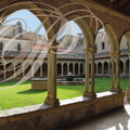 Abbaye de SAINT-HILAIRE - le cloiîre du XIVe siècle