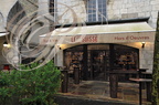 SAINT-JEAN-DE-LUZ - Place Louis XIV :  Le Ptit Suisse (bar à vins et tapas)