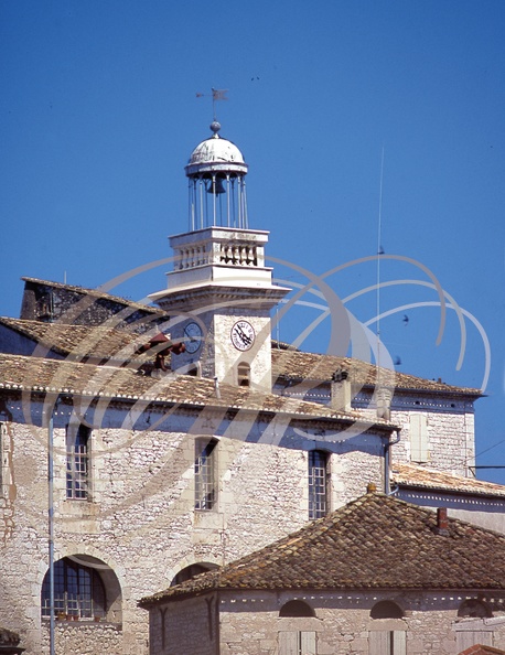 MONTAIGU de Quercy La tour de l horloge