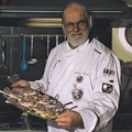 Philippe PLOQUIN presentant son plat de cotelettes d AGNEAU et asperges