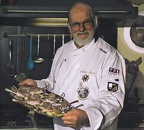 Philippe PLOQUIN presentant son plat de cotelettes d AGNEAU et asperges