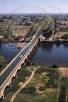 MOISSAC - Le pont canal enjambant le Tarn 