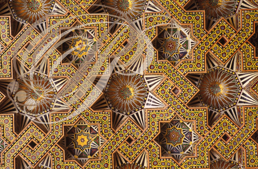 MOSQUÉE HASSAN II - détail de décor zouaké sous la mezzanine des femmes