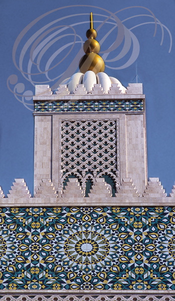 MOSQUÉE HASSAN II - 3 - le minaret  (détail de la mosaïque et le jamour)