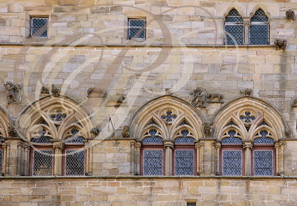 CORDES-SUR-CIEL - La Maison du Grand Veneur (XIVe siècle) : fenêtres gothiques