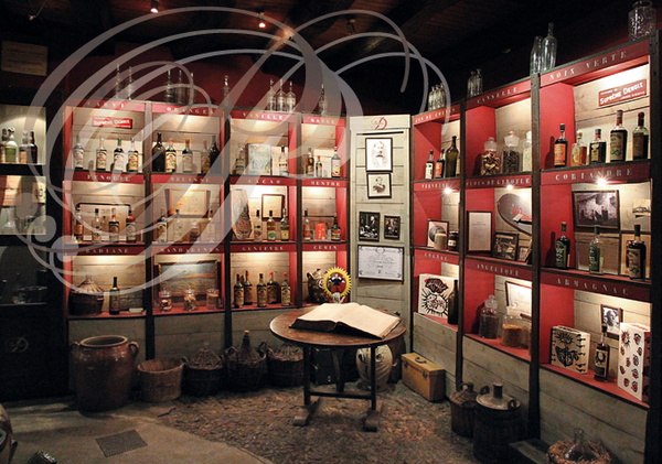 Distillerie DENOIX à Brive-la-Gaillarde (19) - salle-musée des productions Denoix