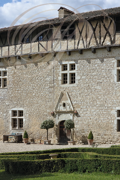 CASTELNAU-DE-MONTMIRAL - Château de MAYRAGUES  (XIIe - XVIIe siècles)  : façade sud (détail)