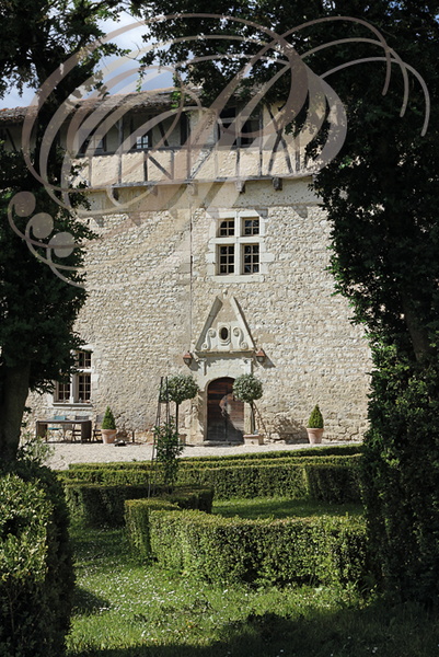 CASTELNAU-DE-MONTMIRAL - Château de MAYRAGUES  (XIIe - XVIIe siècles) : façade sud (détail) 