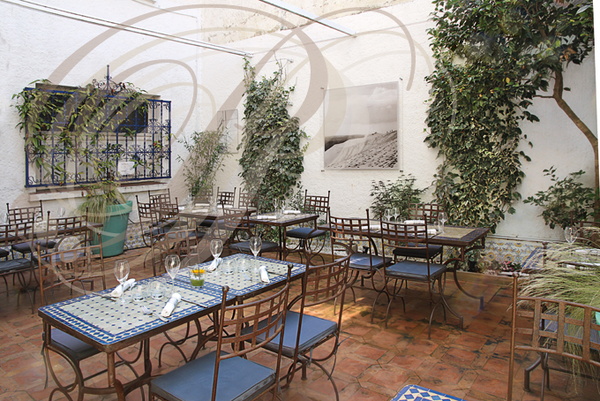 GRENADE_restaurant_La_Croisee_des_saveurs_le_patio.jpg