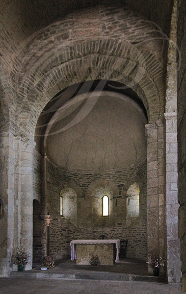 AMBIALET - Chapelle romane Notre-Dame de l'Auder (XIe siècle) : le chœur (abside en cul de four)