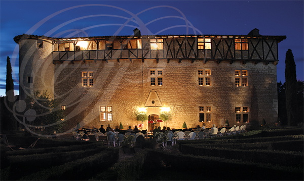 CASTELNAU- DE-MONTMIRAL - Château de MAYRAGUES - concert "Au temps de Paganini" du 27 juillet 2015 (le château illuminé)