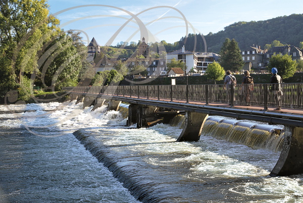 BEAULIEU-SUR-DORDOGNE - passerelle des Aubarèdes