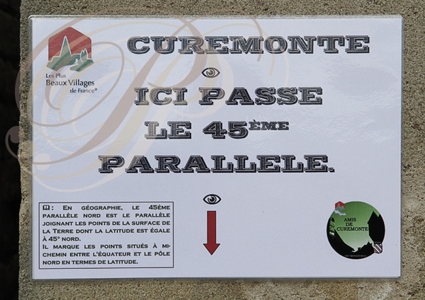 CUREMONTE_panneau_du_45e_parallele.jpg