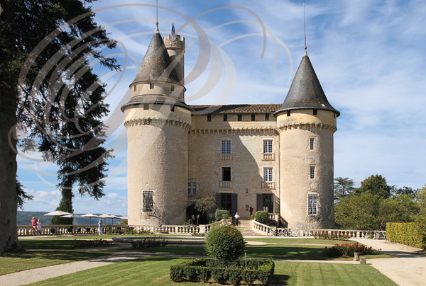 Château de Mercuès  (Relais et Châteaux) - façade sur le parc