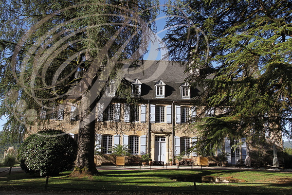 BRIVEZAC (près de Beaulieu-sur-Dordogne)  -  Château de LA GRÈZE (chambres et table d'hôtes) :  façade est