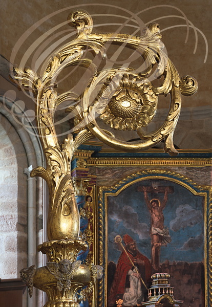 BEAULIEU-SUR-DORDOGNE - chapelle des Pénitents : crosse eucharistique en bois doré datée de 1700