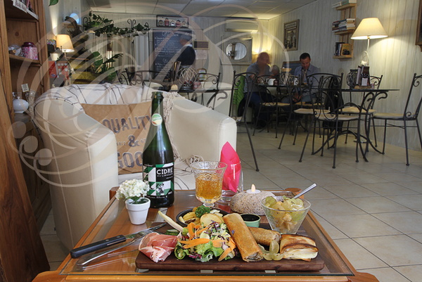 Salon_de_the_Cafe_Douceur_de_Sophie_Catoire_a-Beaulieu_sur_dordogne_19_le_plateau_gourmand_.jpg