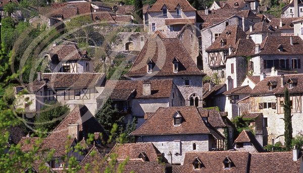 SAINT-CIRQ-LAPOPIE - le village vu du château