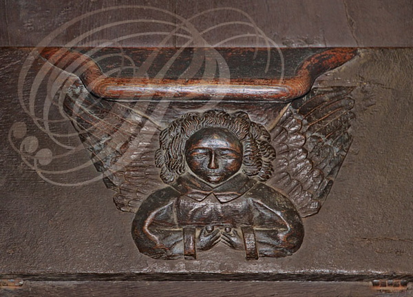 VILLEFRANCHE-DE-ROUERGUE - chartreuse Saint-Sauveur : stalles du XVe siècle attribuées au maitre huchier André Sulpice (une miséricorde représentant un ange) 