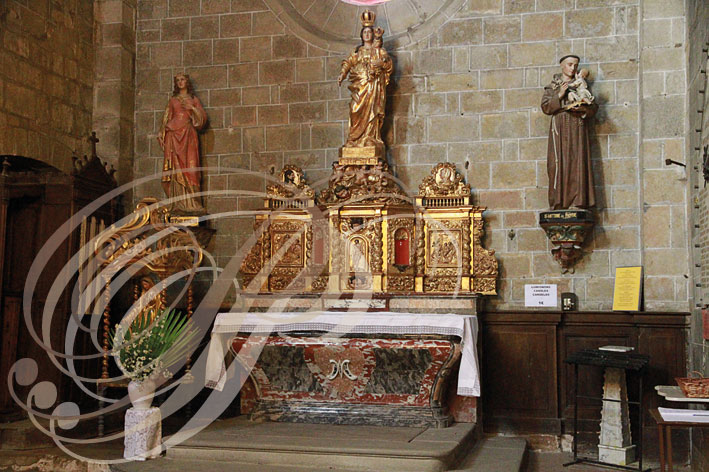 Abbaye_de_Saint_Hilaire_chapelle_de_la_Vierge_retable_du_XVIIe_siecle.jpg